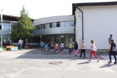 1. ŠOLSKI DAN NA OŠ ŠKOFLJICA 2